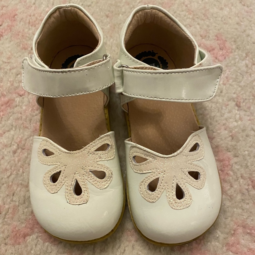 Livie and Luca size 12 VGUC white Mary Janes